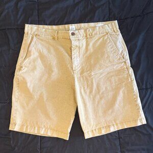 GAP Men's 36" Khaki Shorts